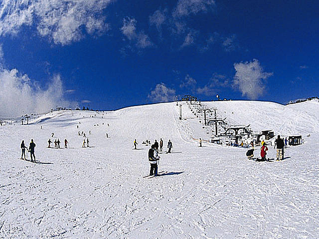 About Hakodateyama Ski Resort in Japan
