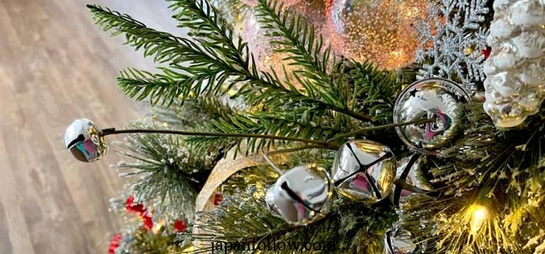 7 Proven Tips and Tricks to Make a Christmas Tree Last Longer 4