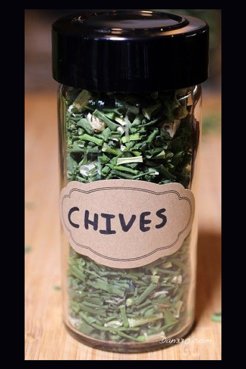 How to dry chives for your spice rack