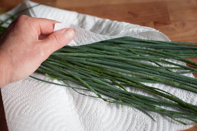 How to dry chives for your spice rack 4